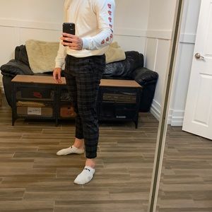 Abercrombie and fitch plaid pants with stretch